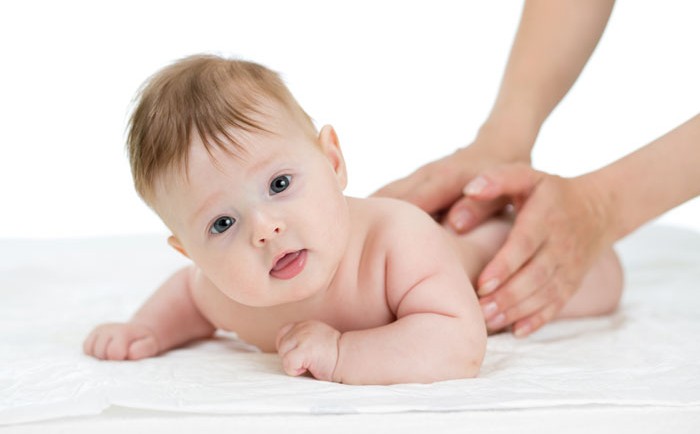 Le massage pour bébé
