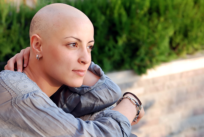 Prendre soin de son cuir chevelu malgré le cancer