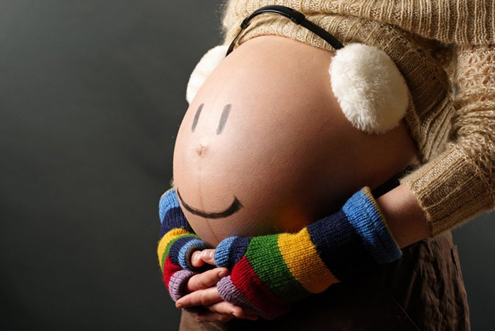 Belly painting : un joli ventre pour bébé